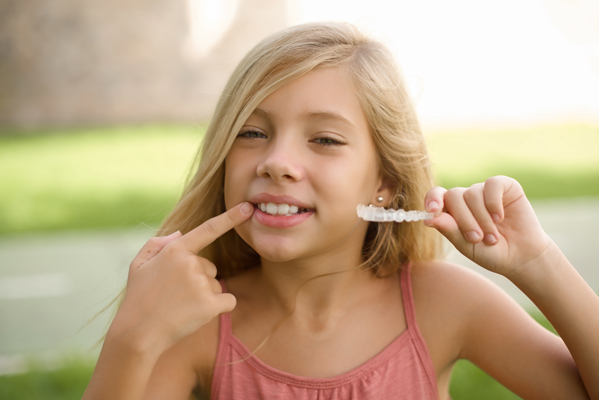Why Clear Braces Are A Popular Option For Teeth Straightening